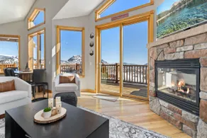 Lux 2 Master Suites, Lake Views, 10 mins to RMNP - Image 4