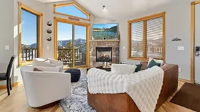 Lux 2 Master Suites, Lake Views, 10 mins to RMNP - Image 3