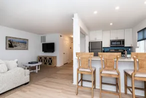 Newly Renovated Condo - Best Walkability in C.M. - Image 3