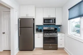 Newly Renovated Condo - Best Walkability in C.M. - Image 4