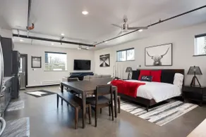 Mini Ventures! Pet Friendly! Sleeps 4! - Image 3