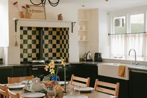 Trinity Farmhouse - Stunning House & Gardens! - Image 5
