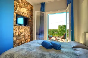 Two Bedroom Apartment with Pool, Jacuzzi, A/C, WiFi and Electric Bicycles - Image 2