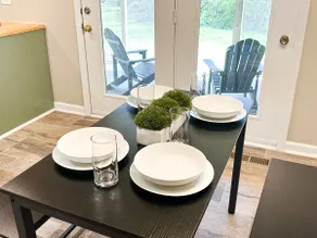 Turkey Creek Townhouse, Close to Shopping & Food - Image 5