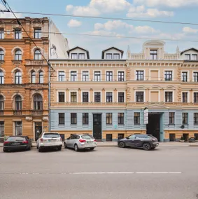 Designer apartment, free parking - Image 2