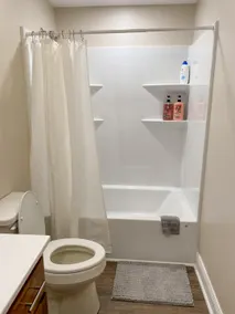 Clean, comfy, & central 1B/1B! - Image 3