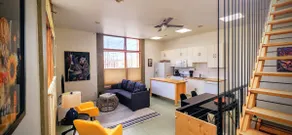 Chill Urban 2 story loft w/ DT Vibes - Image 2