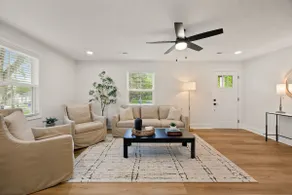 Riverwood Retreat-Comfortable & Centrally Located - Image 4