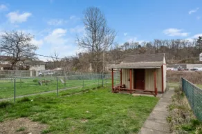 Dog Friendly Creek-side Getaway - Image 3