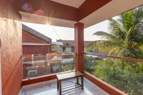 Modern 1BHK Condo With Pool 3min Walk To Beach - Image 4
