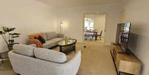 Retro Cosy 4bed/2bath+Big backyard+plenty of space - Image 2