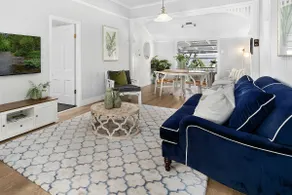 Bay Breeze Manor: Grand 5BR Queenslander Haven - Image 2