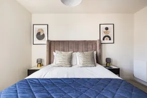 Luxury 2-Bed 2-Bath | Gym, Cinema & Co-Work Space - Image 5