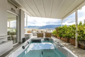 Luxurious penthouse with Jacuzzi - Image 5