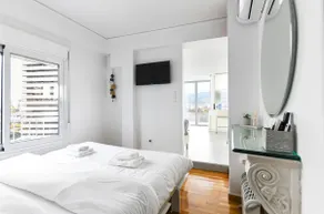 Luxurious penthouse with Jacuzzi - Image 3