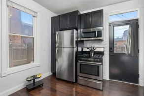 Convention Center Townhouse - Image 2