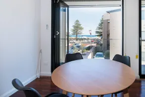 Largs Oasis, Beach and Jetty views - Free wine - Image 5