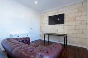 Lovely Beachside Largs Bay unit - free wine - Image 5