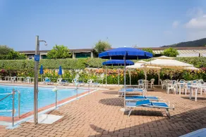 Relax Home, pool &peaceful park - Image 3