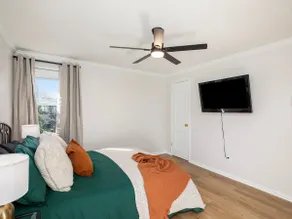 Dog Friendly KC stay | King Bed | Fenced Yard - Image 3