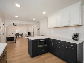 Dog Friendly KC stay | King Bed | Fenced Yard - Image 4