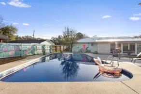 Mermaid Dreams: 3BR w/pool in golf cart district! - Image 2