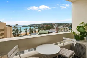 Ocean Views, Pool & Parking | 2 Mins to Beach - Image 2