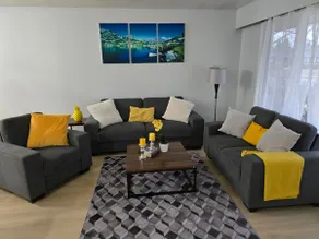 3 bedroom -Comfort House Near U of C - Image 3