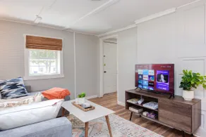 Modern Raleigh Apartment Steps From Downtown - Image 4