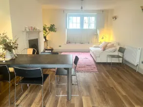Stylish 4-bedroom townhouse in the heart of Bruton - Image 2