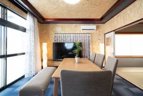 A spacious 155 ㎡ house! Indoor playroom for children and dogs/BBQ on the wooden deck/Free parking - Image 2