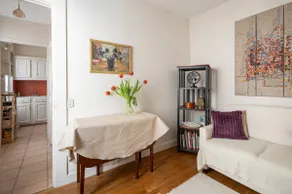 Cozy house near the center of Paris - Image 2