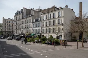 Cozy house near the center of Paris - Image 3