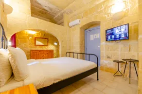 300y/o Gozo Country Villa: pool, games, sleeps 14 - Image 3