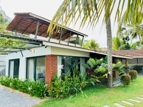 Riverside Villa in Cochin - Image 4