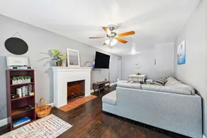 Sleeps 10! Medical District! Airport! Pet Friendly - Image 3