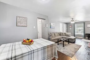 Sleeps 10! Medical District! Airport! Pet Friendly - Image 5