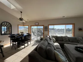 Wadsy's Lake House - Image 5