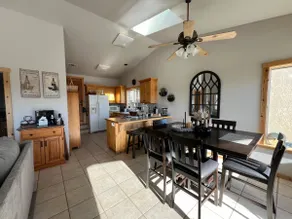 Wadsy's Lake House - Image 4