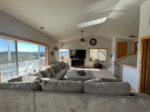 Wadsy's Lake House - Image 3