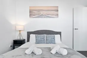 Lightview Oasis- Modern 2BR Apt- WiFi & Parking - Image 4