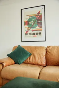 Premium Central Stroud Apartment with Parking x2 - Image 4