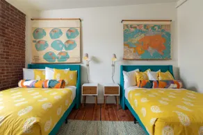 Spacious Walkable Loft with Parking - Image 4