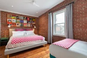 Spacious Walkable Loft with Parking - Image 5
