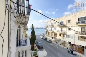 Charming 3BR Apt with Breathtaking Sea Views by 360 Estates - Image 3