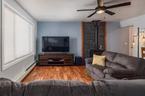 Cozy City Stay, 3bdrm near Airport - Image 5
