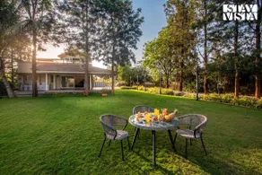3BHK- StayVista at Silver Grove w/ Bonfire - Image 4