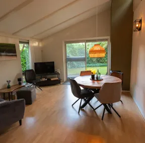 5 pers. Bungalow with large garden in wooded area - Image 2