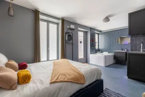 Opéra, Grand Boulevard 9th: suite with jacuzzi - Image 3