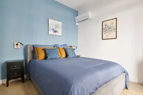 Chic stay between Halles and town hall, balcony, air conditioning - Image 3